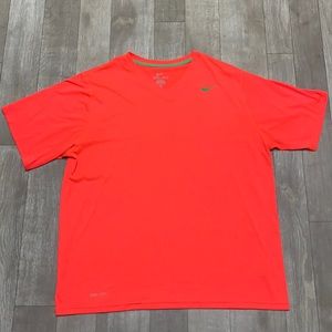 Mens NWOT Nike Dri Fit Performance Shortsleeve T-Shirt V-neck
